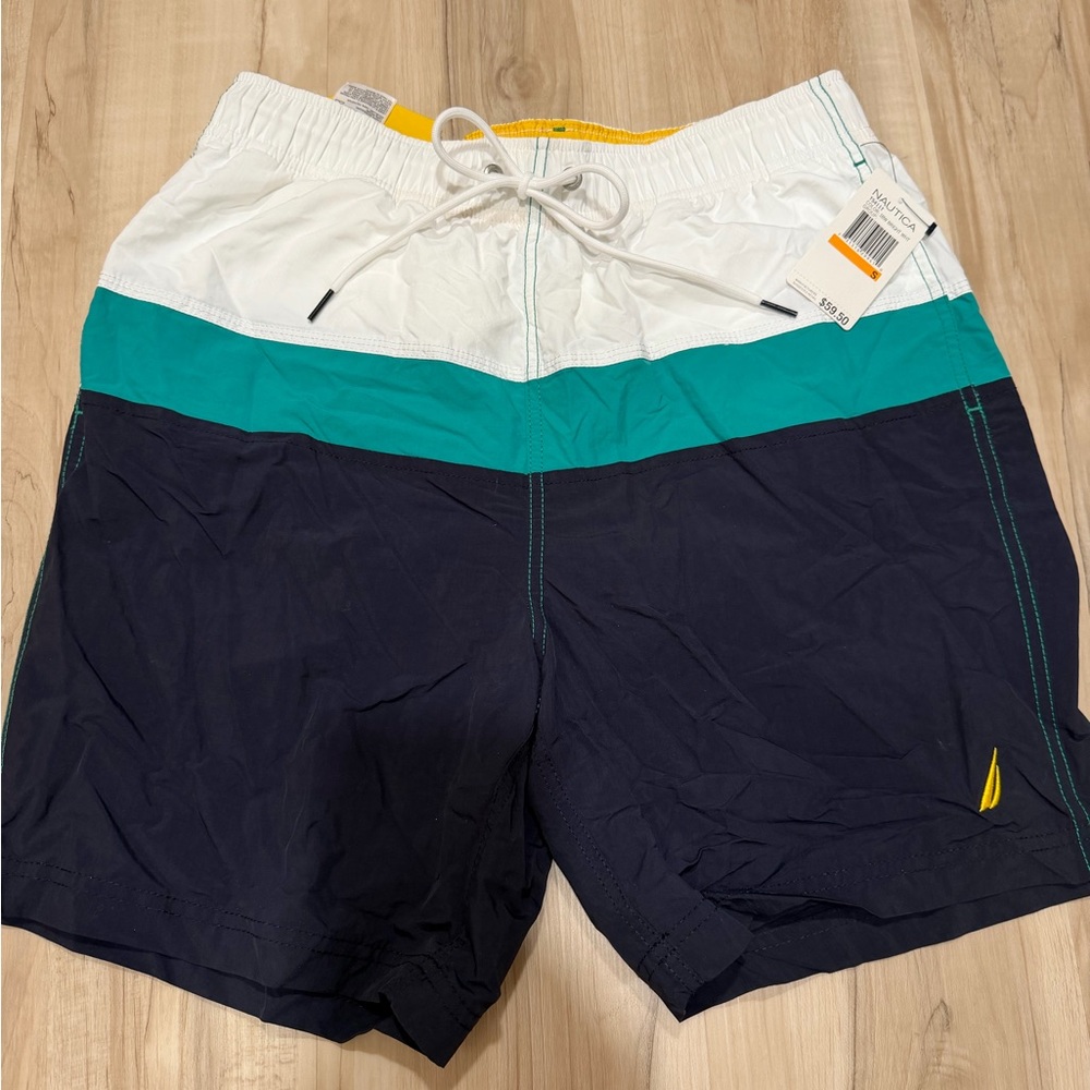*NWT* Men’s S - Nautica tri-block quick dry w/ liner
